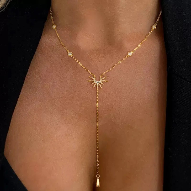 STRAZIA®- Collana décolleté Lunga con Sole e Goccia Placcata Oro 18K
